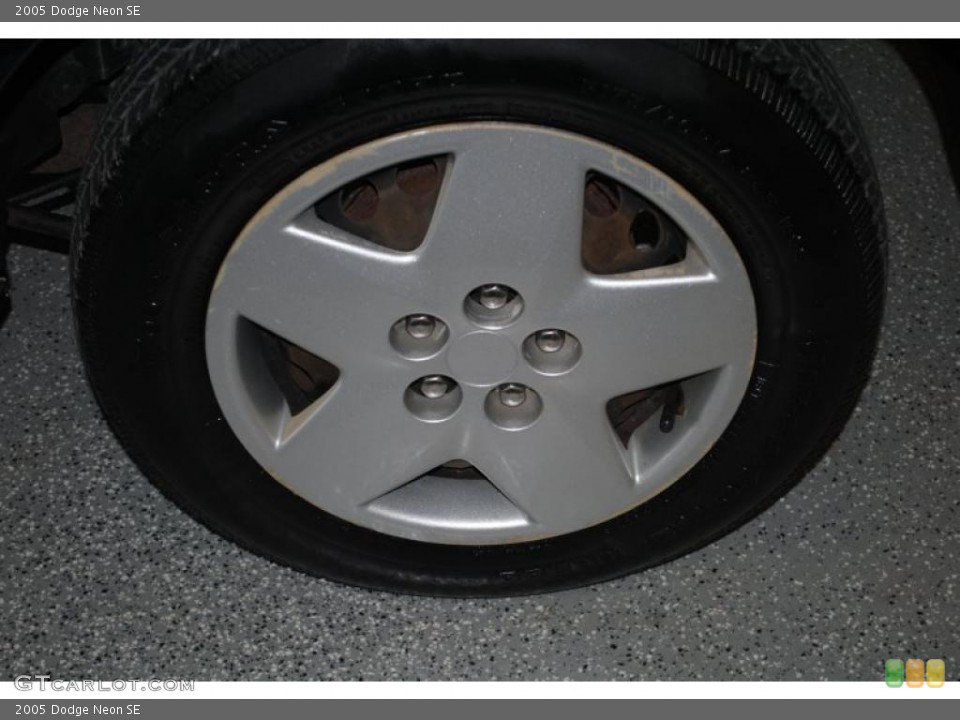 2005 Dodge Neon SE Wheel and Tire Photo #38176940