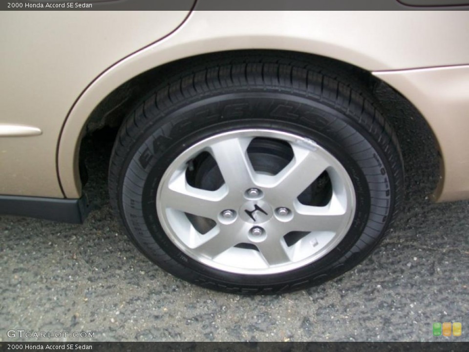 2000 Honda Accord SE Sedan Wheel and Tire Photo #38197396
