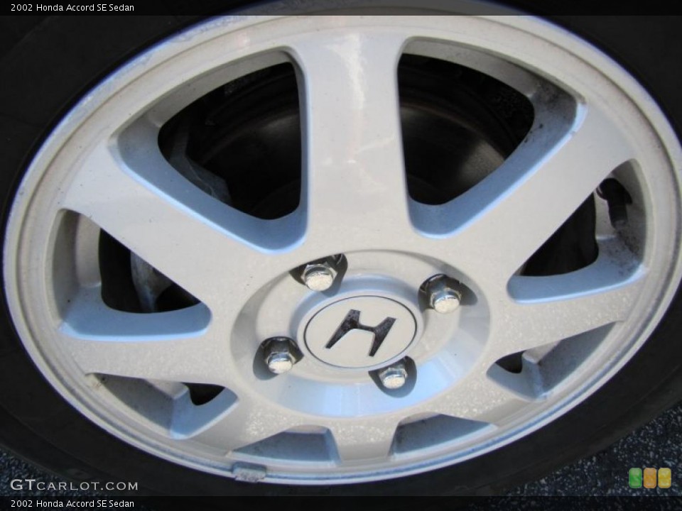 2002 Honda Accord SE Sedan Wheel and Tire Photo #38200352