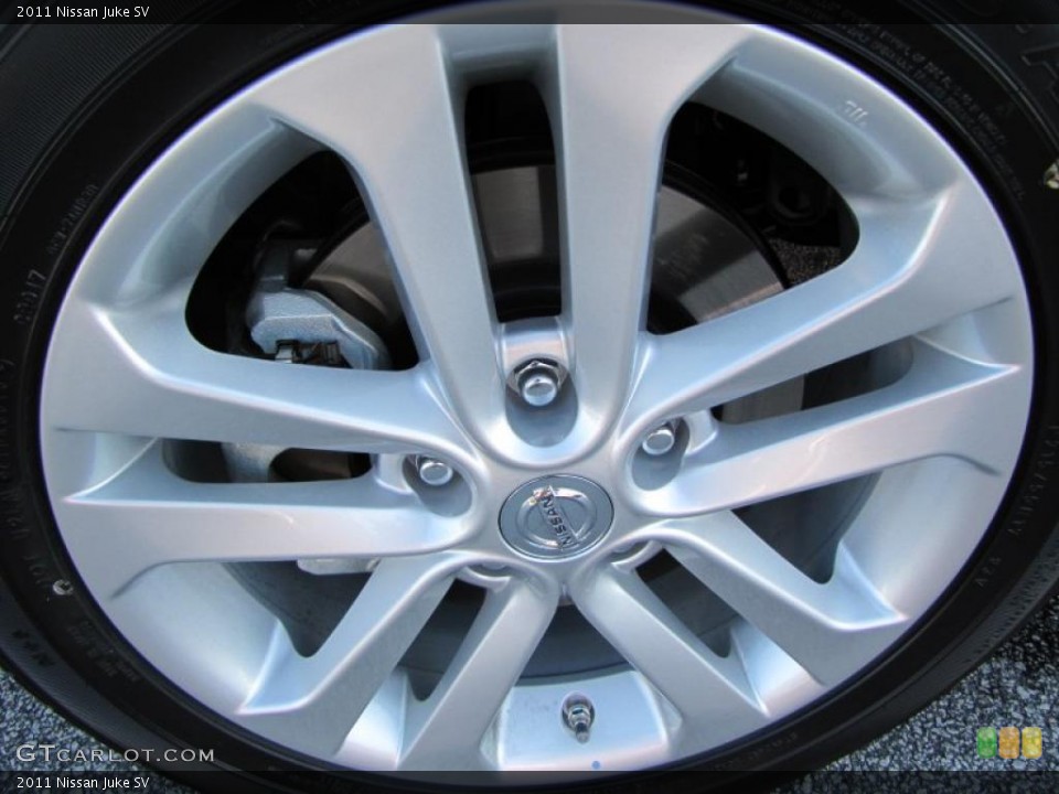 2011 Nissan Juke SV Wheel and Tire Photo #38211900