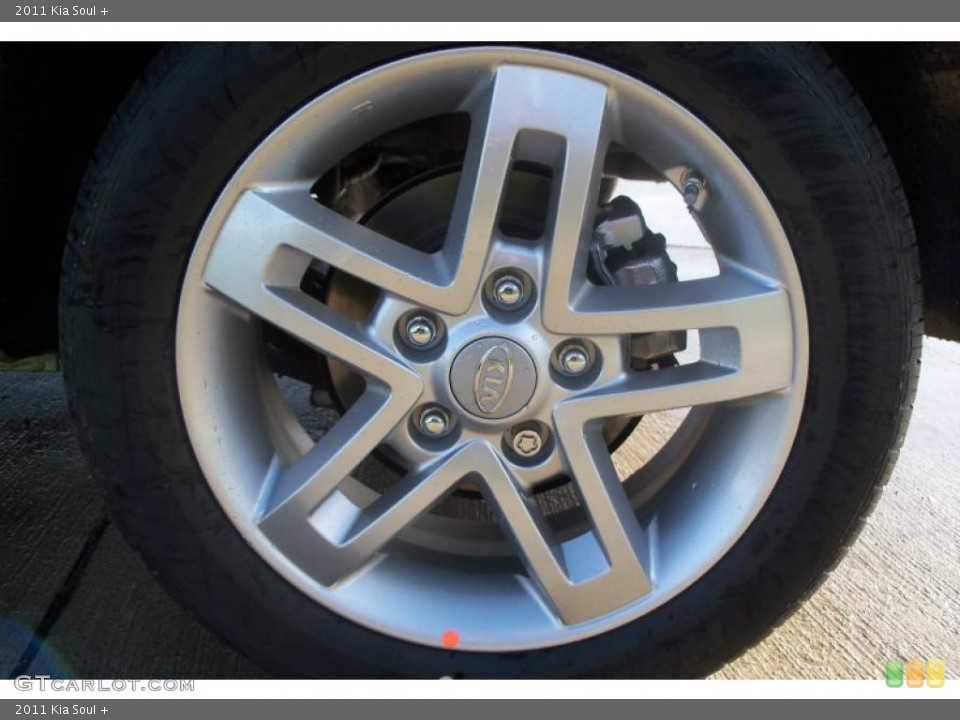 2011 Kia Soul + Wheel and Tire Photo #38219600