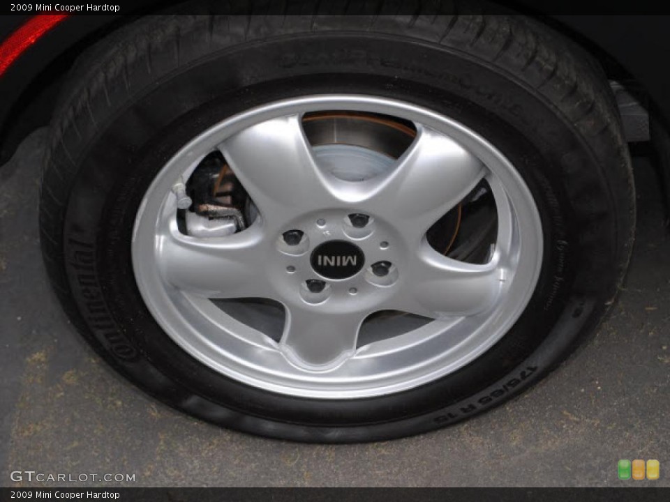 2009 Mini Cooper Hardtop Wheel and Tire Photo #38230523
