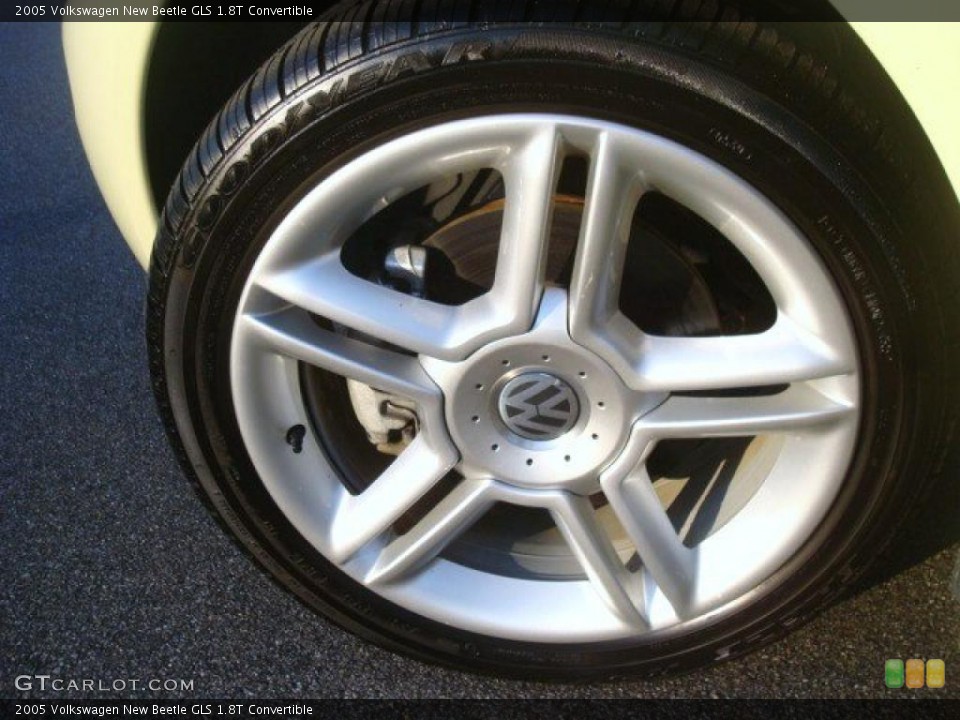 2005 Volkswagen New Beetle GLS 1.8T Convertible Wheel and Tire Photo #38233327