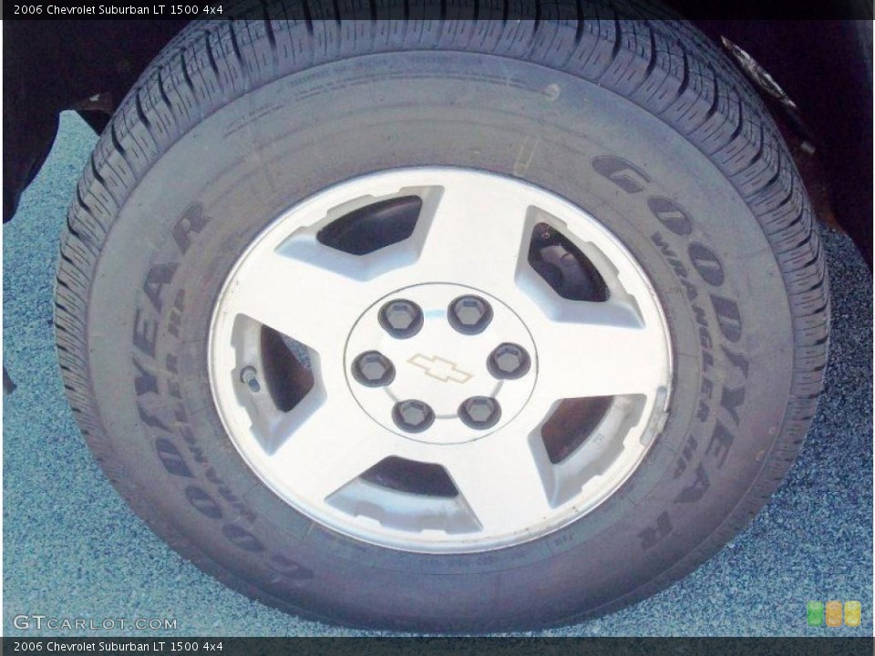 2006 Chevrolet Suburban LT 1500 4x4 Wheel and Tire Photo #38246631