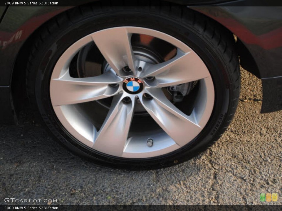 2009 BMW 5 Series 528i Sedan Wheel and Tire Photo #38267383