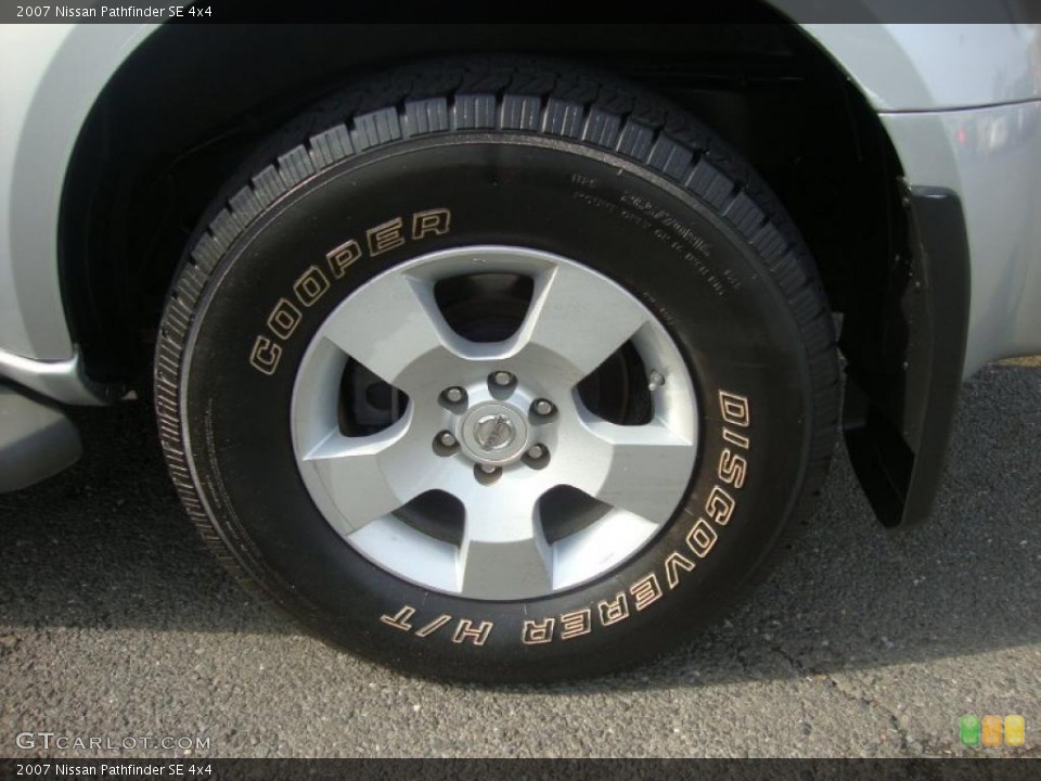 2007 Nissan Pathfinder SE 4x4 Wheel and Tire Photo #38314863