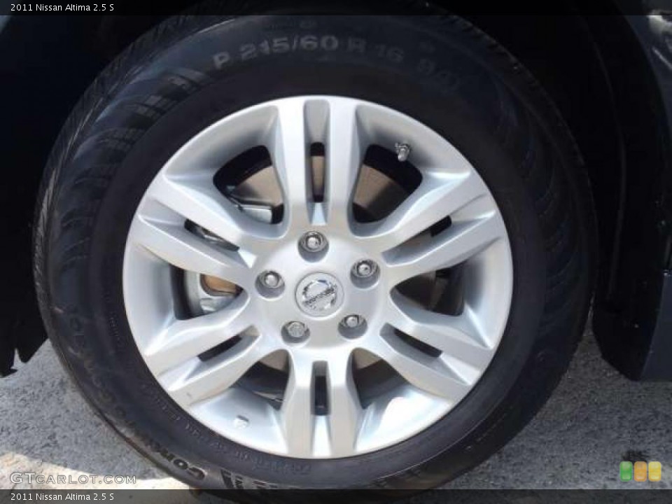 2011 Nissan Altima 2.5 S Wheel and Tire Photo #38344325
