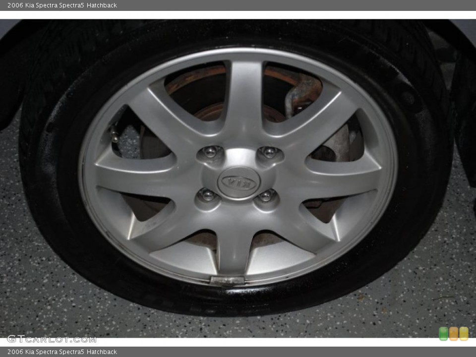 2006 Kia Spectra Spectra5 Hatchback Wheel and Tire Photo #38348942
