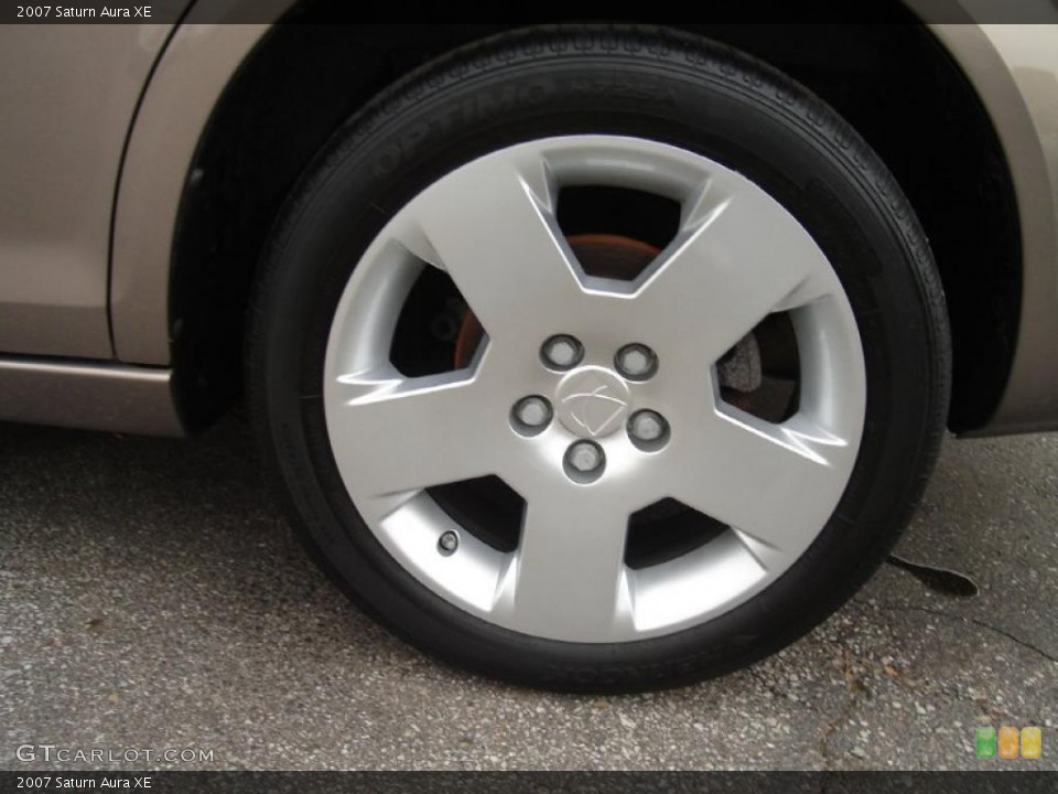 2007 Saturn Aura XE Wheel and Tire Photo #38367866