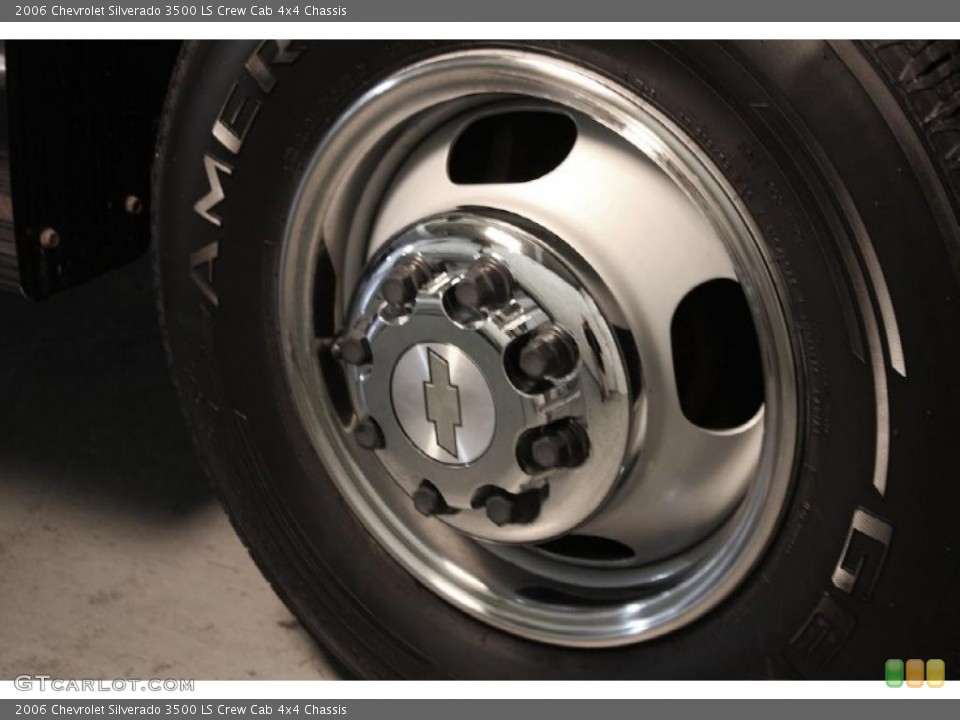 2006 Chevrolet Silverado 3500 LS Crew Cab 4x4 Chassis Wheel and Tire Photo #38398147