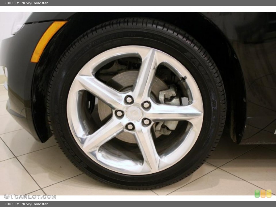 2007 Saturn Sky Roadster Wheel and Tire Photo #38415561