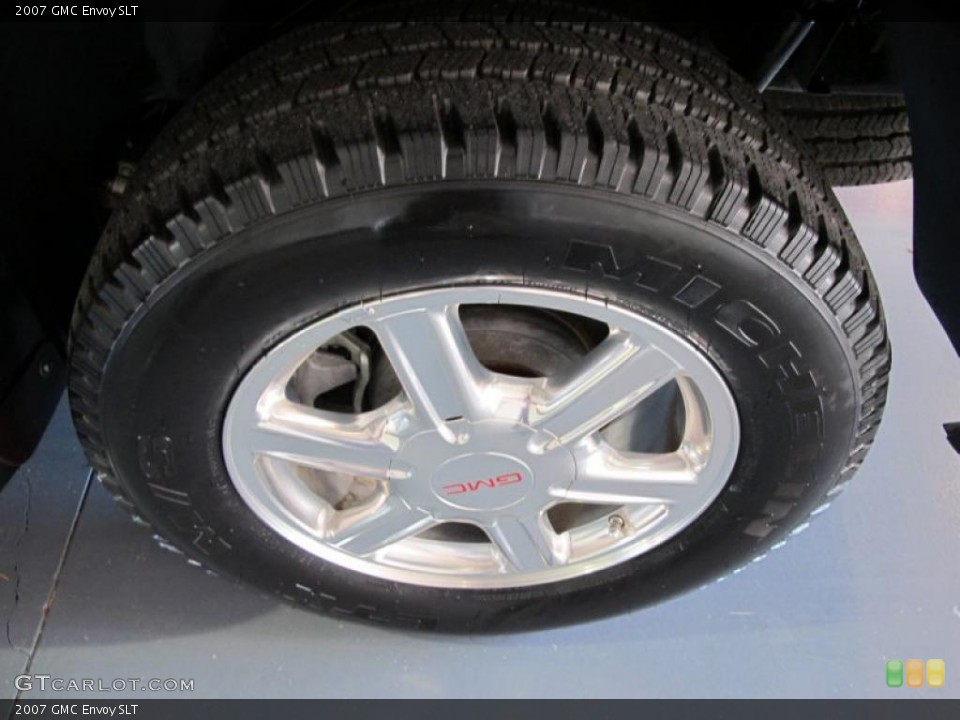 2007 GMC Envoy SLT Wheel and Tire Photo #38422609