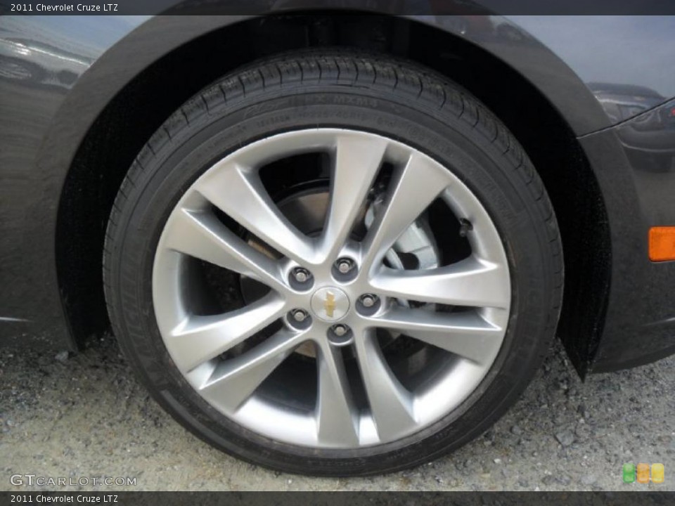 2011 Chevrolet Cruze LTZ Wheel and Tire Photo #38429013