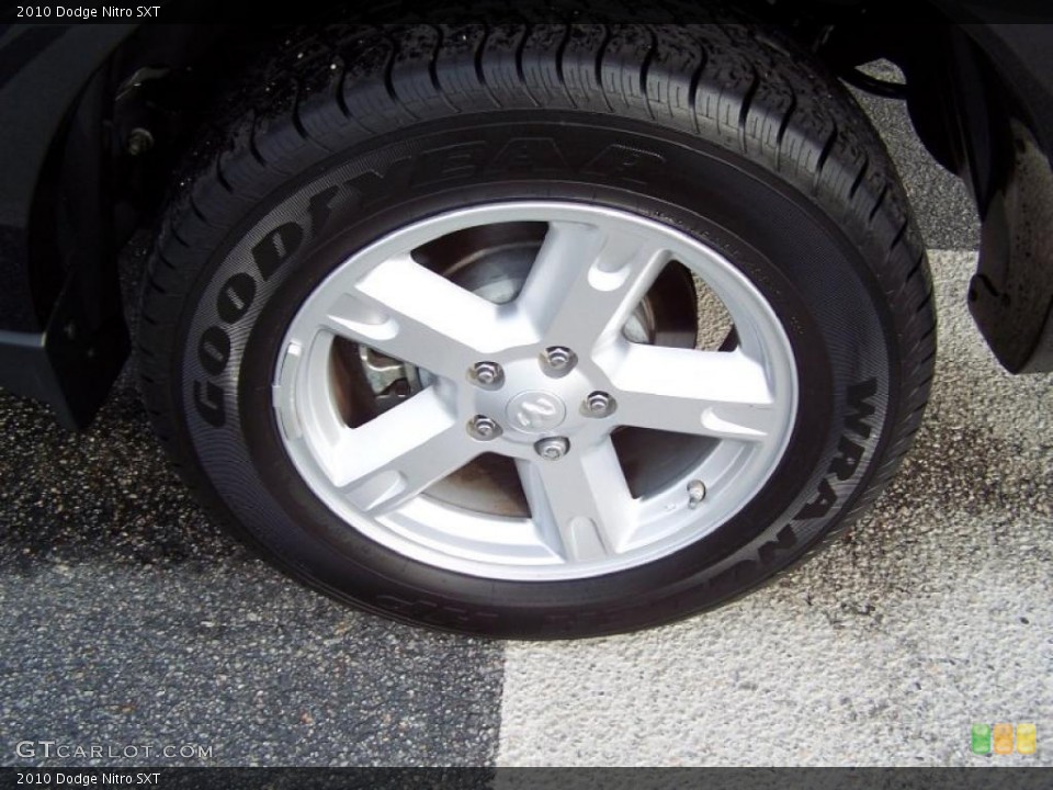 2010 Dodge Nitro SXT Wheel and Tire Photo #38440260