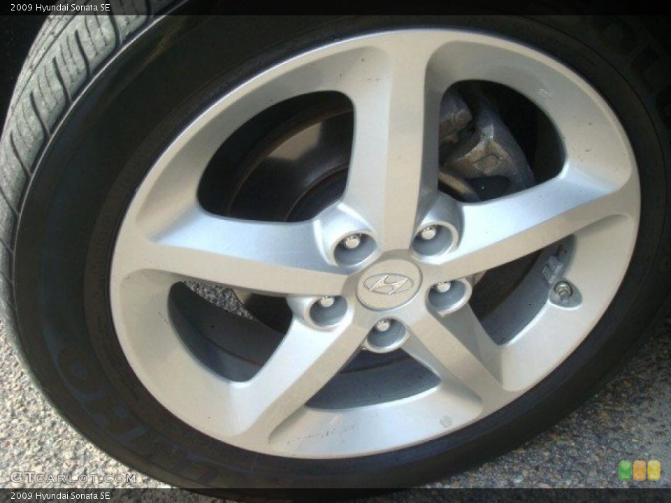 2009 Hyundai Sonata SE Wheel and Tire Photo #38455765