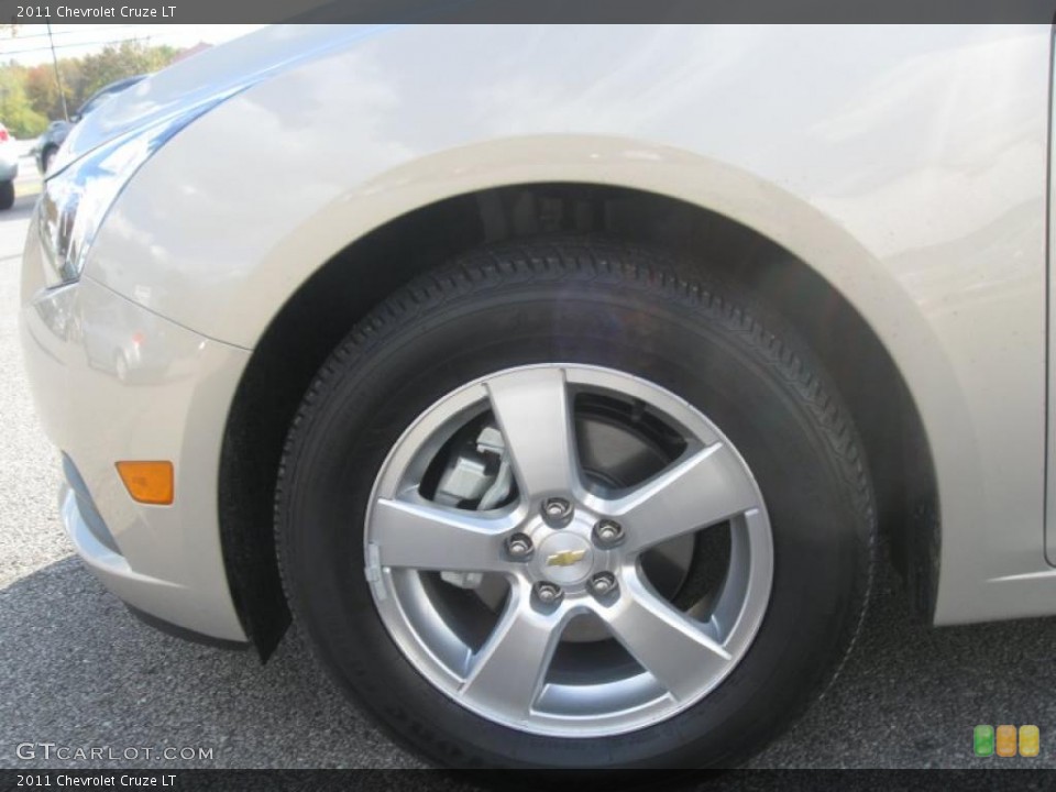 2011 Chevrolet Cruze LT Wheel and Tire Photo #38501263