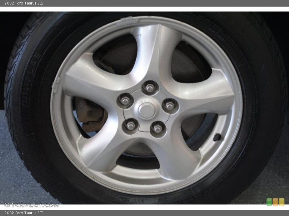 2002 Ford Taurus SES Wheel and Tire Photo #38505407
