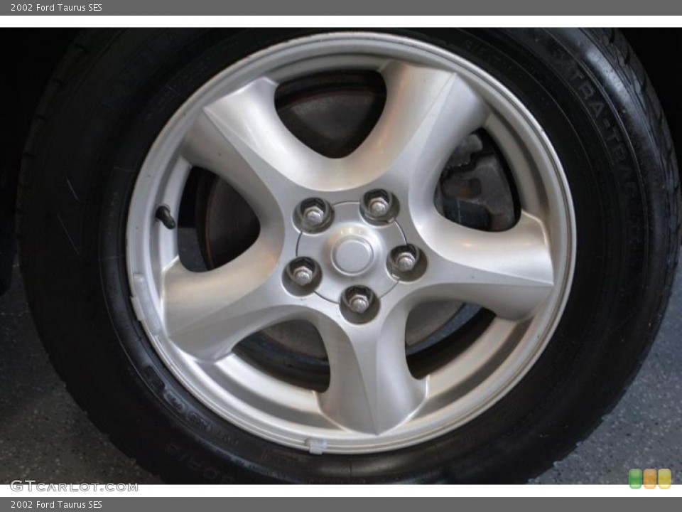 2002 Ford Taurus SES Wheel and Tire Photo #38505427
