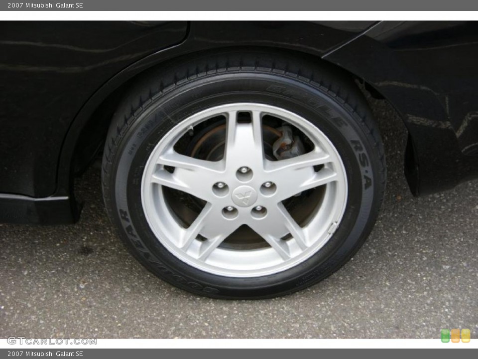 2007 Mitsubishi Galant SE Wheel and Tire Photo #38550581