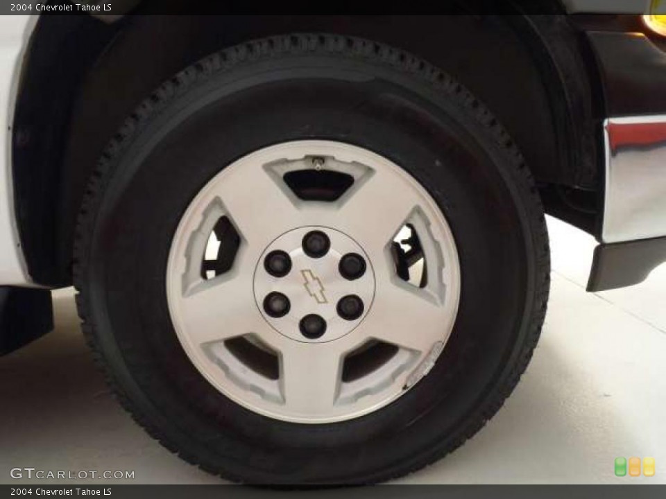 2004 Chevrolet Tahoe LS Wheel and Tire Photo #38551537