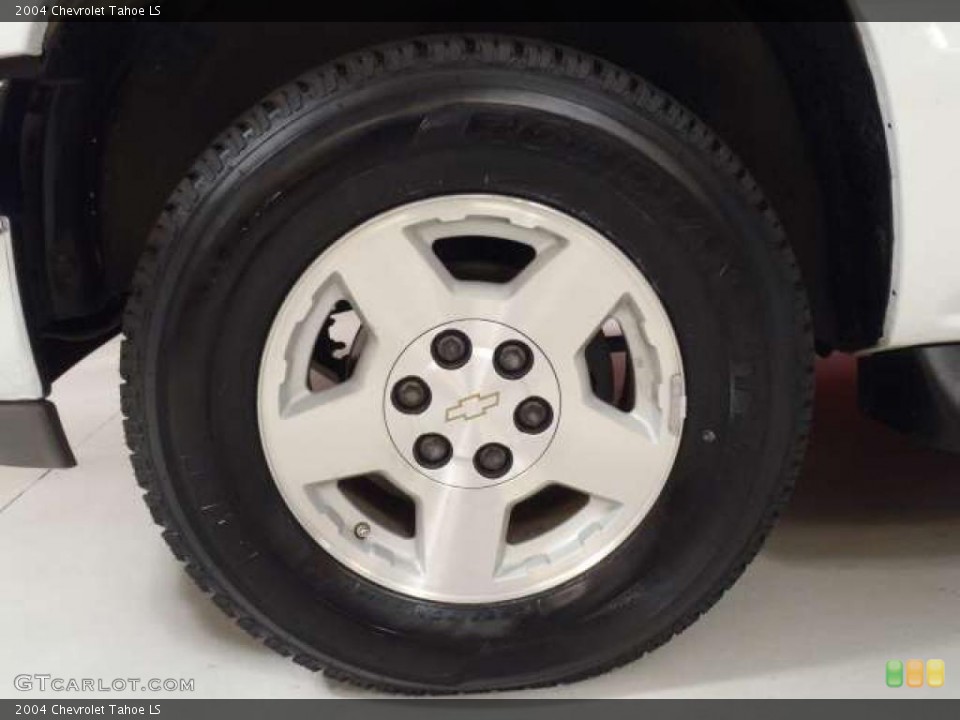 2004 Chevrolet Tahoe LS Wheel and Tire Photo #38551585
