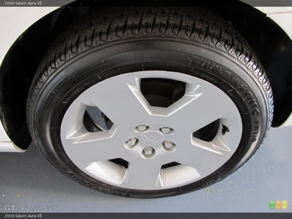 2009 Saturn Aura XE Wheel and Tire Photo #38572260