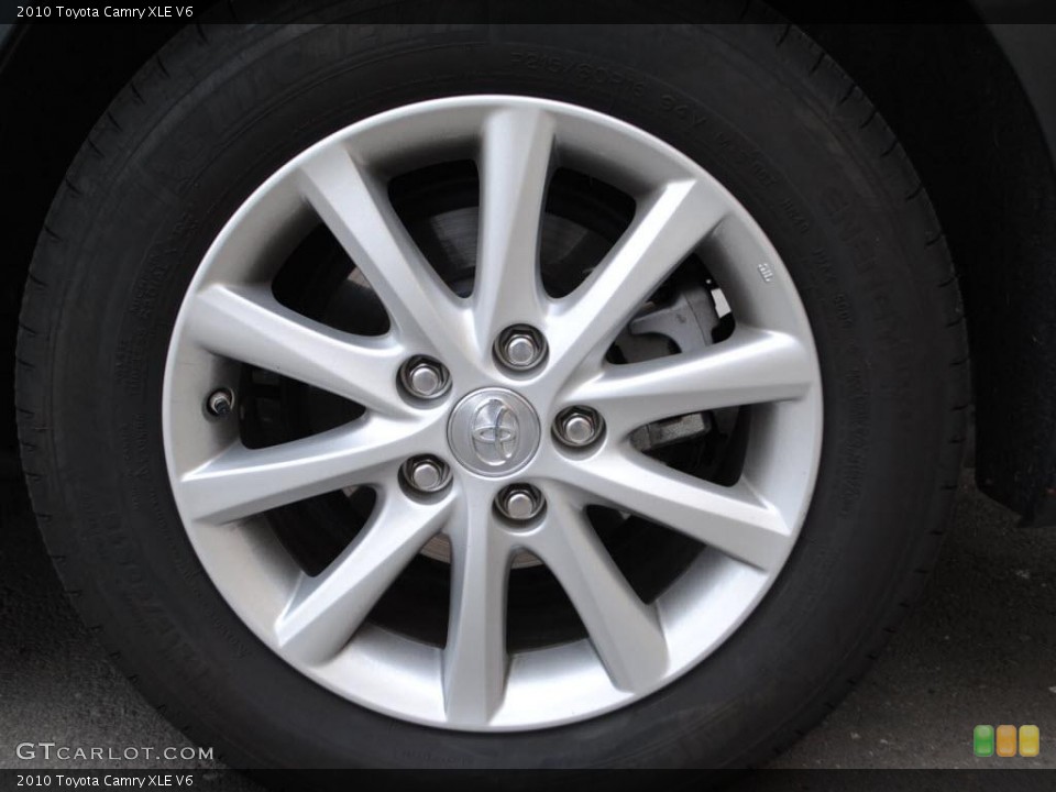 2010 Toyota Camry XLE V6 Wheel and Tire Photo #38572900