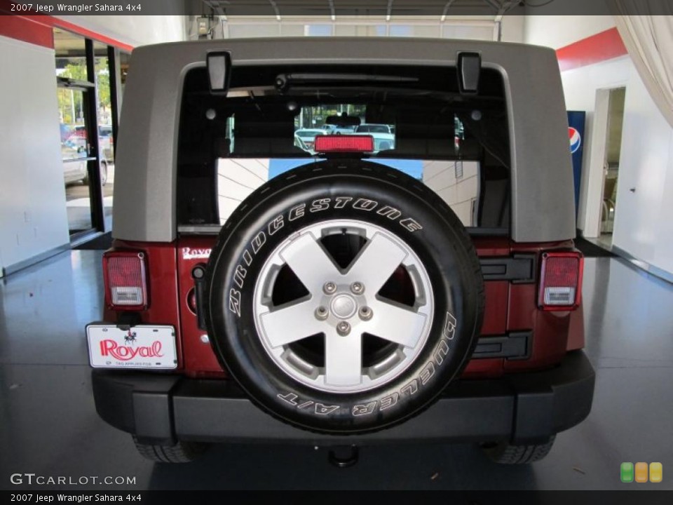 2007 Jeep Wrangler Sahara 4x4 Wheel and Tire Photo #38573552