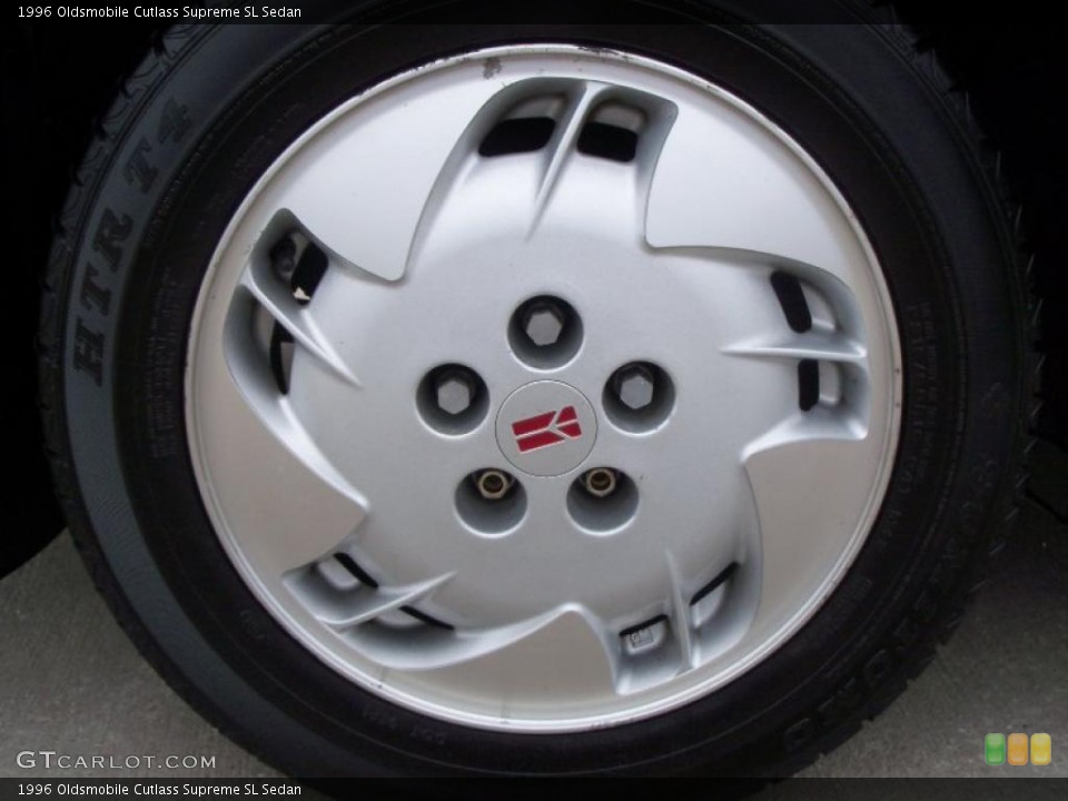 1996 Oldsmobile Cutlass Supreme SL Sedan Wheel and Tire Photo #38628470
