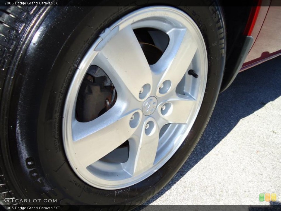 2006 Dodge Grand Caravan SXT Wheel and Tire Photo #38651850