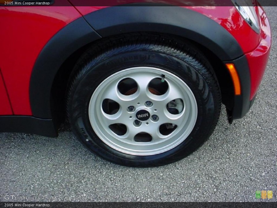 2005 Mini Cooper Hardtop Wheel and Tire Photo #38652334