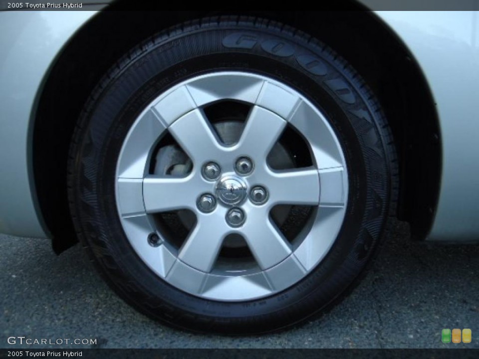 2005 Toyota Prius Hybrid Wheel and Tire Photo #38676138