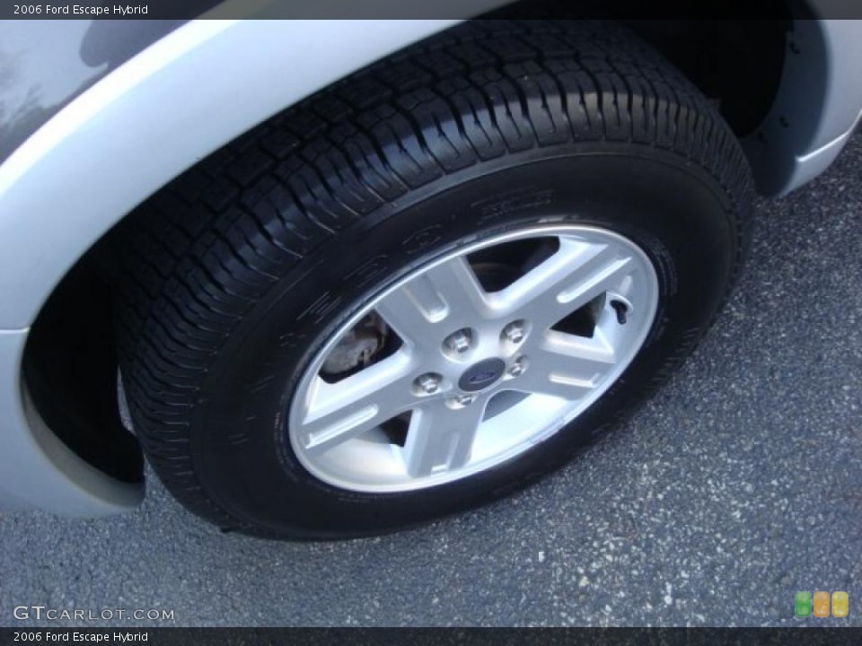 2006 Ford Escape Hybrid Wheel and Tire Photo #38682322