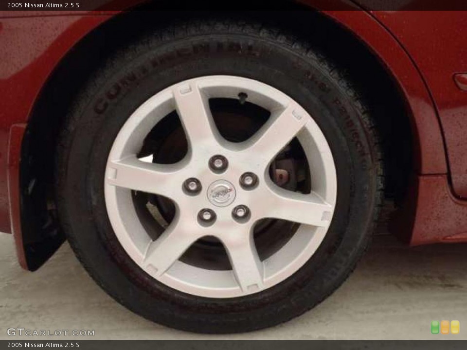 2005 Nissan Altima 2.5 S Wheel and Tire Photo #38688464