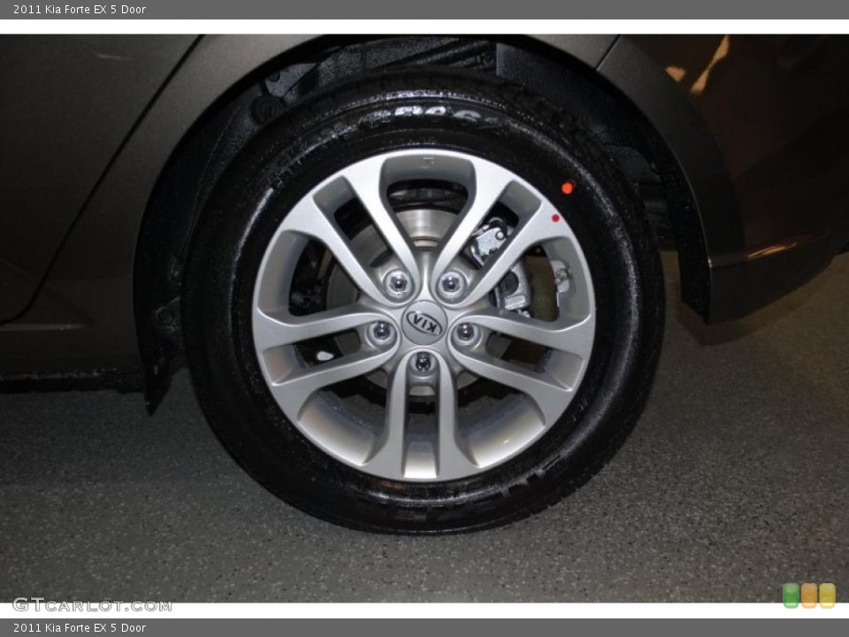 2011 Kia Forte EX 5 Door Wheel and Tire Photo #38702279