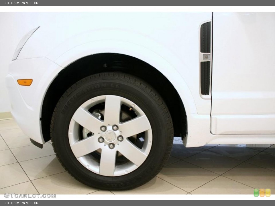 2010 Saturn VUE XR Wheel and Tire Photo #38703107