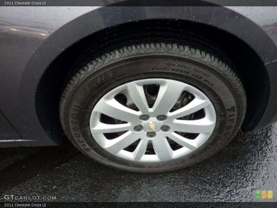 2011 Chevrolet Cruze LS Wheel and Tire Photo #38728251