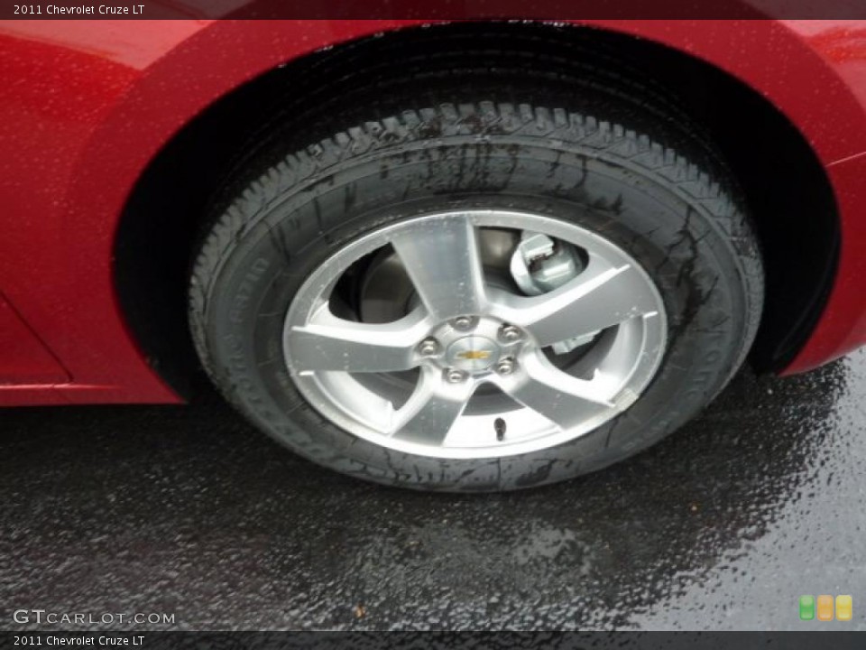2011 Chevrolet Cruze LT Wheel and Tire Photo #38732787
