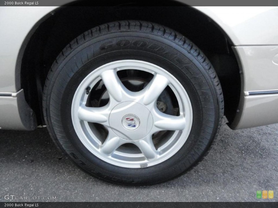 2000 Buick Regal LS Wheel and Tire Photo #38756108