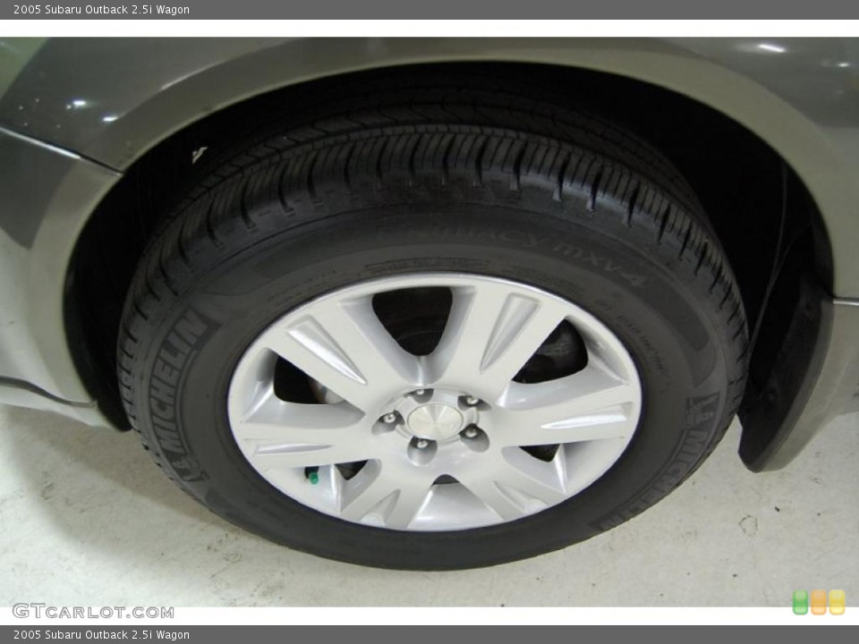 2005 Subaru Outback 2.5i Wagon Wheel and Tire Photo #38767431