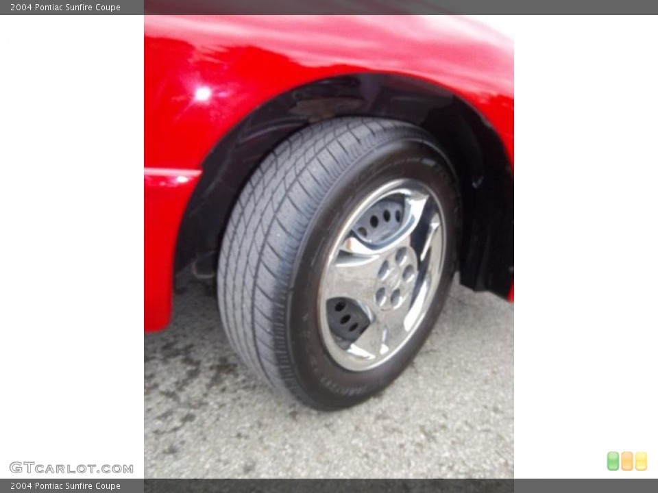 2004 Pontiac Sunfire Coupe Wheel and Tire Photo #38770658