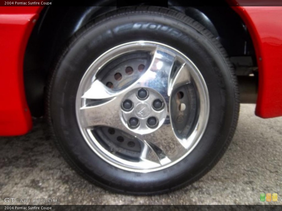 2004 Pontiac Sunfire Coupe Wheel and Tire Photo #38770698