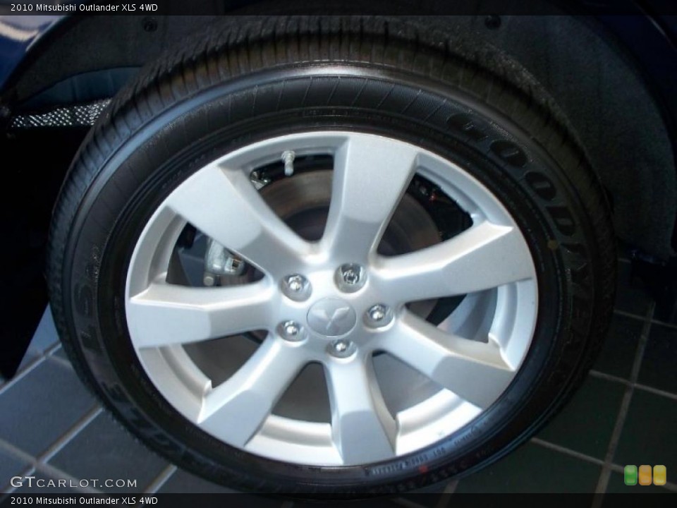 2010 Mitsubishi Outlander XLS 4WD Wheel and Tire Photo #38858996