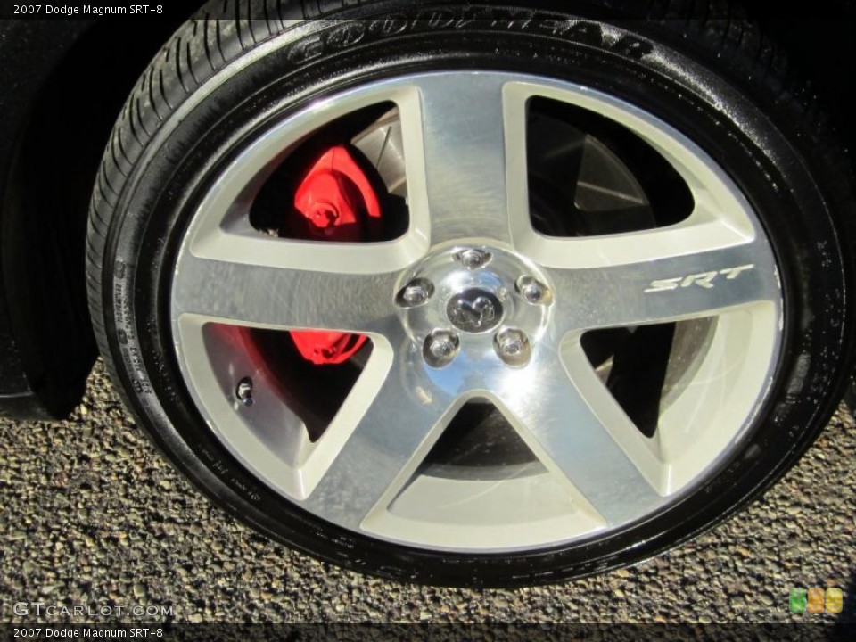 2007 Dodge Magnum SRT-8 Wheel and Tire Photo #38884285