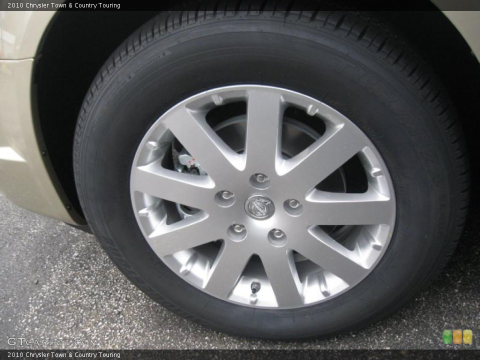 2010 Chrysler Town & Country Touring Wheel and Tire Photo #38899542