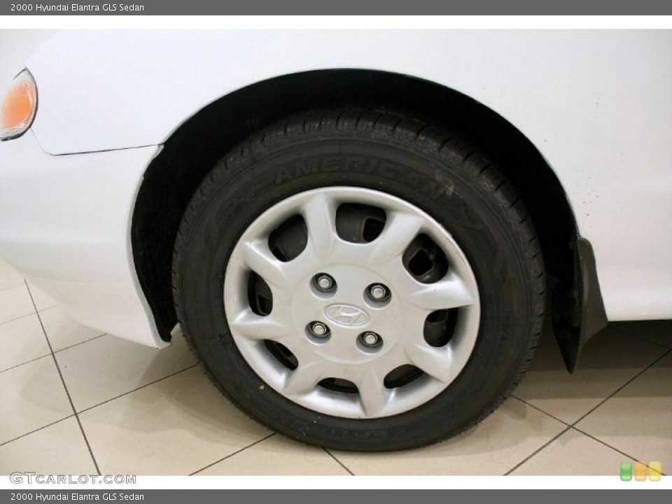 2000 Hyundai Elantra GLS Sedan Wheel and Tire Photo #38904818