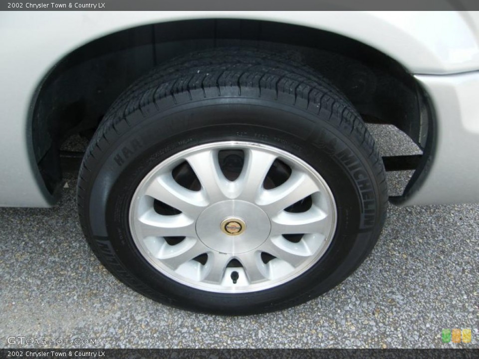 2002 Chrysler Town & Country LX Wheel and Tire Photo #38913766
