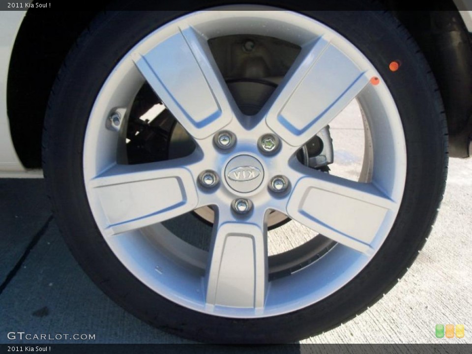 2011 Kia Soul ! Wheel and Tire Photo #38930974