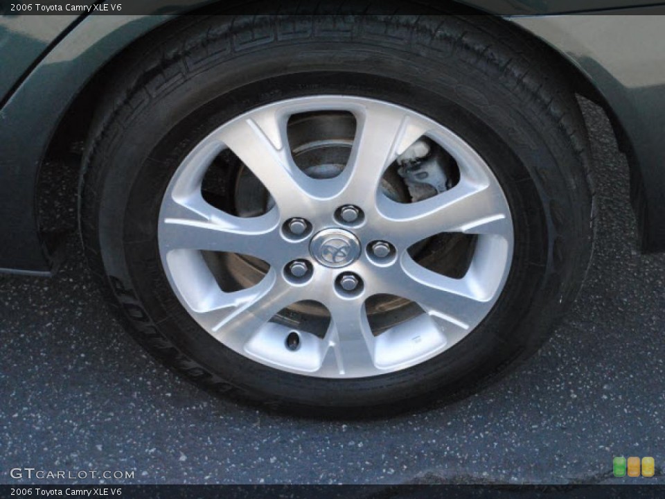 2006 Toyota Camry XLE V6 Wheel and Tire Photo #38937282