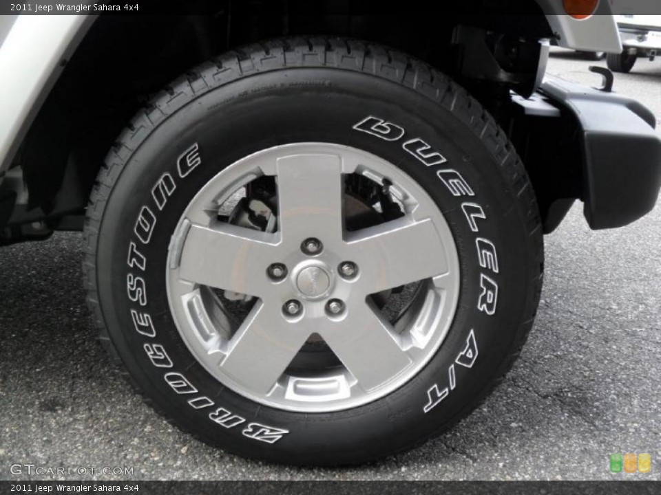 2011 Jeep Wrangler Sahara 4x4 Wheel and Tire Photo #38939574